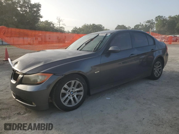 2007 BMW 3 Series 328i z VIN WBAVA33507KX72442, wystawiony jako Copart lot #59585405 z przebiegiem 185 003 mil mil oraz Szkoda całkowita • Salvage title. Historia ofert i sprzedaży dostępna na DreamBid. Obrazek 1.