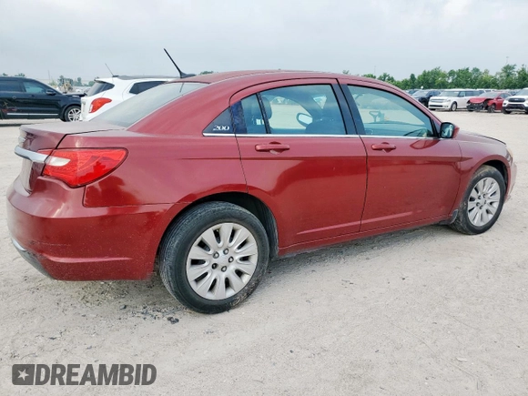 2014 Chrysler 200 LX z VIN 1C3CCBABXEN121858, wystawiony jako Copart lot #56477645 z przebiegiem 104 053 mil mil oraz Szkody całkowita. Historia ofert i sprzedaży dostępna na DreamBid. Obrazek 3.