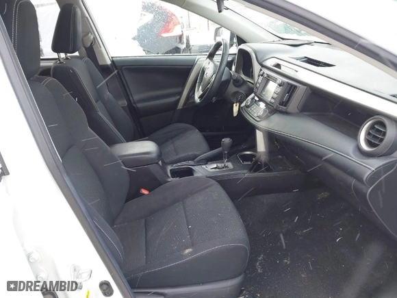 2018 Toyota RAV4 XLE with VIN 2T3RFREV1JW792915, listed as a IAAI auction lot 41607455 with 67,840 mi miles. Bid and sale history available at carsss.com. Image 5.