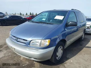 1998 Toyota Sienna LE with VIN 4T3ZF13C5WU028625, listed as a IAAI auction lot 41596901 with 139,903 mi miles. Bid and sale history available at carsss.com. Image 17.