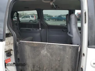 2000 Dodge Caravan SE z VIN 1B4GP44G1YB736936, wystawiony jako Copart lot #49718495 z przebiegiem Nie podano mil oraz Szkoda całkowita • Salvage title. Historia ofert i sprzedaży dostępna na DreamBid. Obrazek 11.