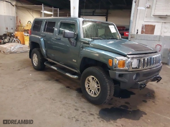 2007 Hummer H3 SUV with VIN 5GTDN13E078114889, listed as a IAAI auction lot 41945047 with 135,013 mi miles. Bid and sale history available at carsss.com. Image 1.
