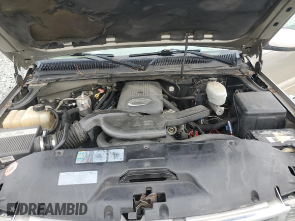 2003 Chevrolet Suburban LS with VIN 3GNEC16Z43G288590, listed as a Copart auction lot 45089865 with 317,052 mi miles and Salvage Title. Bid and sale history available at carsss.com. Image 13.
