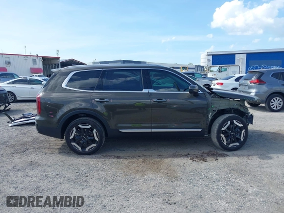 2025 Kia Telluride S with VIN 5XYP64GCXSG593593, listed as a IAAI auction lot 41943448 with 912 mi miles and . Bid and sale history available at DreamBid. Image 14.
