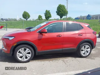 2024 Buick Encore GX Preferred с VIN KL4AMBSL8RB181789, выставлен на аукционе IAAI как лот 42085432 с пробегом 8 004 миль миль и . История ставок и продаж доступна на DreamBid. Изображение 15.