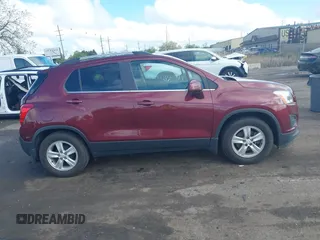 2016 Chevrolet Trax LT z VIN 3GNCJLSB3GL227097, wystawiony jako IAAI lot #42208844 z przebiegiem 118 887 mil mil oraz . Historia ofert i sprzedaży dostępna na DreamBid. Obrazek 14.