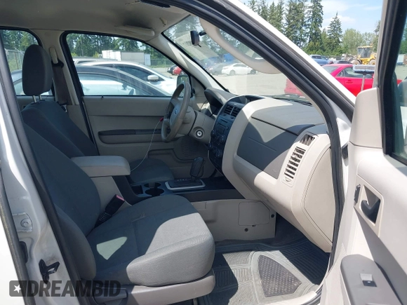 2010 Ford Escape XLS с VIN 1FMCU0C76AKB61657, выставлен на аукционе IAAI как лот 42489207 с пробегом 156 983 миль миль и . История ставок и продаж доступна на DreamBid. Изображение 5.