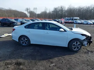 2021 Kia Forte LXS z VIN 3KPF24AD8ME273858, wystawiony jako IAAI lot #40978799 z przebiegiem 43 934 mil mil oraz . Historia ofert i sprzedaży dostępna na DreamBid. Obrazek 13.