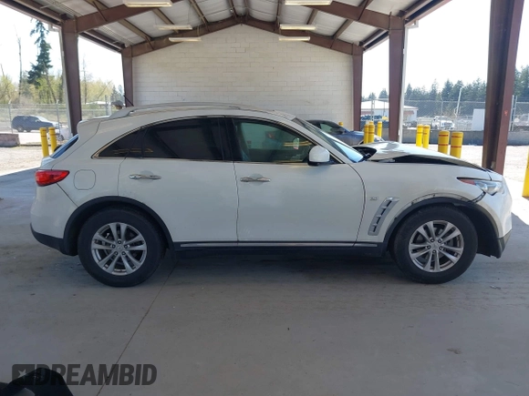 2015 Infiniti QX70 with VIN JN8CS1MU3FM381990, listed as a IAAI auction lot 42034244 with Not Provided miles and . Bid and sale history available at DreamBid. Image 13.