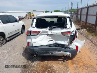 2022 Ford Escape SE z VIN 1FMCU0G6XNUB66534, wystawiony jako IAAI lot #42129812 z przebiegiem 28 836 mil mil oraz . Historia ofert i sprzedaży dostępna na DreamBid. Obrazek 16.