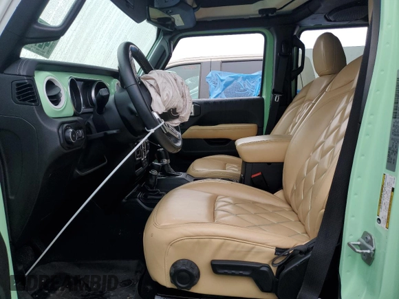 2018 Jeep Wrangler Unlimited Sahara z VIN 1C4HJXEN2JW211387, wystawiony jako Copart lot #42776935 z przebiegiem 66 170 mil mil oraz Szkoda całkowita • Salvage title. Historia ofert i sprzedaży dostępna na DreamBid. Obrazek 7.