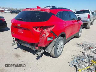 2022 Chevrolet Blazer LT с VIN 3GNKBCR42NS157028, выставлен на аукционе IAAI как лот 41807242 с пробегом 45 706 миль миль и . История ставок и продаж доступна на DreamBid. Изображение 4.