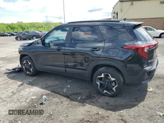 2025 Kia Seltos S z VIN KNDEUCAA0S7749636, wystawiony jako Copart lot #55613685 z przebiegiem 2 597 mil mil oraz Szkoda całkowita • Salvage title. Historia ofert i sprzedaży dostępna na DreamBid. Obrazek 2.