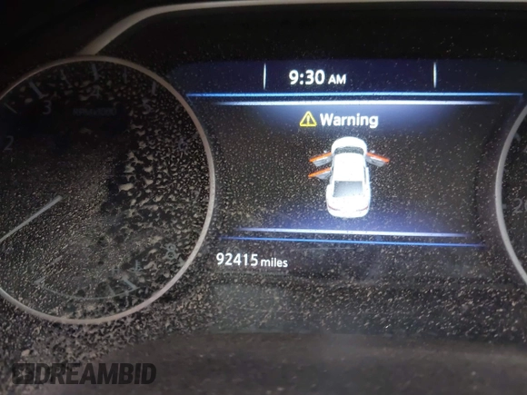 2019 Nissan Maxima Platinum z VIN 1N4AA6AV6KC363764, wystawiony jako IAAI lot #41506203 z przebiegiem 92 415 mil mil oraz . Historia ofert i sprzedaży dostępna na DreamBid. Obrazek 7.