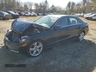 2013 Mercedes-Benz E-Class E 350 Luxury with VIN WDDHF8JB5DA725308, listed as a Copart auction lot 52449375 with 133,686 mi miles and Clean Title. Bid and sale history available at carsss.com. Image 1.