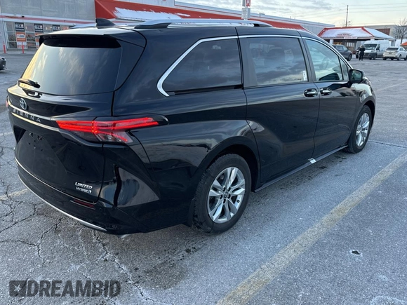 2022 Toyota Sienna XLE with VIN 5TDGSKFC2NS073512, listed as a Copart auction lot 43649765 with 1,681 mi miles and Clean Title. Bid and sale history available at carsss.com. Image 4.