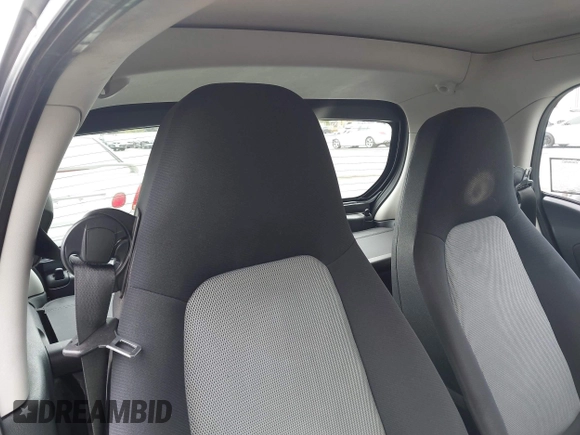2013 Smart fortwo Pure z VIN WMEEJ3BA9DK645638, wystawiony jako IAAI lot #42371405 z przebiegiem 37 293 mil mil oraz . Historia ofert i sprzedaży dostępna na DreamBid. Obrazek 8.
