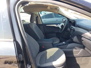 2020 Ford Escape SE with VIN 1FMCU0G61LUB77189, listed as a IAAI auction lot 41688121 with 101,407 mi miles and . Bid and sale history available at DreamBid. Image 5.