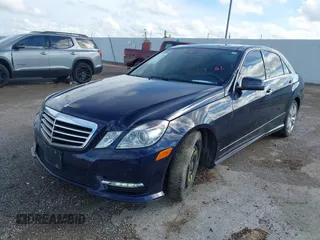 2013 Mercedes-Benz E 350 Luxury z VIN WDDHF8JB3DA763748, wystawiony jako IAAI lot #42447273 z przebiegiem 140 460 mil mil oraz . Historia ofert i sprzedaży dostępna na DreamBid. Obrazek 17.