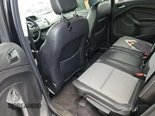2018 Ford Escape SE z VIN 1FMCU9GDXJUA69802, wystawiony jako IAAI lot #42413413 z przebiegiem 92 564 mil mil oraz . Historia ofert i sprzedaży dostępna na DreamBid. Obrazek 16.