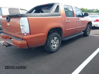 2007 Chevrolet Avalanche LTZ with VIN 3GNEC12J47G121507, listed as a IAAI auction lot 42073141 with Not provided miles and . Bid and sale history available at DreamBid. Image 4.