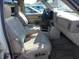 2001 GMC Yukon XL SLE with VIN 3GKFK16TX1G276201, listed as a IAAI auction lot 41537220 with 150,495 mi miles. Bid and sale history available at carsss.com. Image 5.