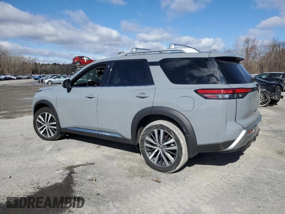2022 Nissan Pathfinder Platinum z VIN 5N1DR3DJ0NC261450, wystawiony jako Copart lot #52529575 z przebiegiem 52 490 mil mil oraz Szkoda całkowita • Salvage title. Historia ofert i sprzedaży dostępna na DreamBid. Obrazek 2.