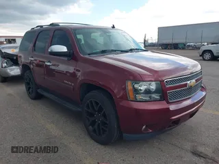 2008 Chevrolet Tahoe 3LT z VIN 1GNFK13028J103682, wystawiony jako IAAI lot #42383075 z przebiegiem 176 511 mil mil oraz . Historia ofert i sprzedaży dostępna na DreamBid. Obrazek 1.