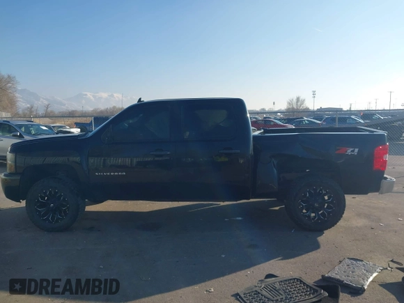 2011 Chevrolet Silverado 1500 LT with VIN 3GCPKSE36BG345216, listed as a IAAI auction lot 41298599 with 187,216 mi miles and . Bid and sale history available at DreamBid. Image 15.