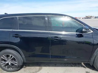 2018 Toyota Highlander LE z VIN 5TDZZRFH2JS276211, wystawiony jako IAAI lot #41799446 z przebiegiem 121 635 mil mil oraz . Historia ofert i sprzedaży dostępna na DreamBid. Obrazek 13.