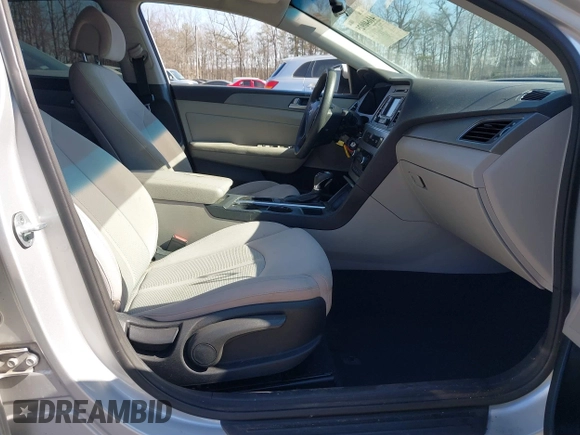 2015 Hyundai Sonata SE z VIN 5NPE24AF0FH161034, wystawiony jako IAAI lot #41640925 z przebiegiem 223 268 mil mil oraz . Historia ofert i sprzedaży dostępna na DreamBid. Obrazek 5.