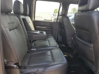 2015 Ford F-250 Lariat z VIN 1FT7W2BT3FEB19446, wystawiony jako Copart lot #53465755 z przebiegiem 122 759 mil mil oraz Czysty tytuł • Clean title. Historia ofert i sprzedaży dostępna na DreamBid. Obrazek 10.