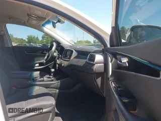 2019 Kia Sorento L z VIN 5XYPG4A37KG511454, wystawiony jako IAAI lot #42088735 z przebiegiem 157 599 mil mil oraz . Historia ofert i sprzedaży dostępna na DreamBid. Obrazek 5.