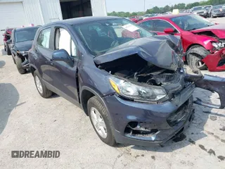 2019 Chevrolet Trax LS with VIN 3GNCJNSB9KL281783, listed as a IAAI auction lot 39713553 with 25,696 mi miles. Bid and sale history available at carsss.com. Image 1.