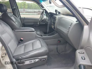 2004 Ford Explorer Sport Trac XLS z VIN 1FMDU77K74UA77223, wystawiony jako IAAI lot #42167996 z przebiegiem Nie podano mil oraz . Historia ofert i sprzedaży dostępna na DreamBid. Obrazek 5.
