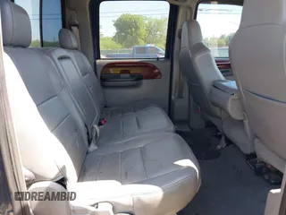 2006 Ford Super Duty F-250 XL with VIN 1FTSW21P36EB60142, listed as a IAAI auction lot 42028216 with 319,602 mi miles. Bid and sale history available at carsss.com. Image 8.