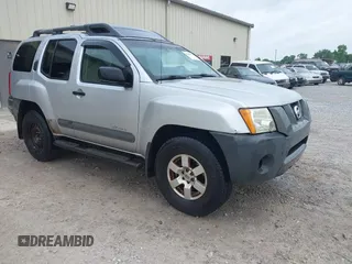 2007 Nissan Xterra SE z VIN 5N1AN08WX7C527577, wystawiony jako IAAI lot #42290051 z przebiegiem 253 054 mil mil oraz . Historia ofert i sprzedaży dostępna na DreamBid. Obrazek 1.
