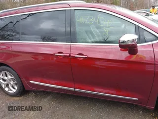 2018 Chrysler Pacifica Limited z VIN 2C4RC1GG3JR171887, wystawiony jako IAAI lot #41734542 z przebiegiem 116 041 mil mil oraz . Historia ofert i sprzedaży dostępna na DreamBid. Obrazek 13.