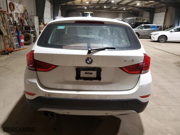 2015 BMW X1 xDrive28i with VIN WBAVL1C52FVY38744, listed as a Copart auction lot 52584415 with 189,818 mi miles and Clean Title. Bid and sale history available at carsss.com. Image 6.