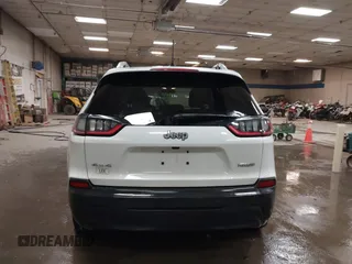 2019 Jeep Cherokee Latitude with VIN 1C4PJMCB7KD142941, listed as a IAAI auction lot 41491536 with 117,840 mi miles. Bid and sale history available at carsss.com. Image 16.