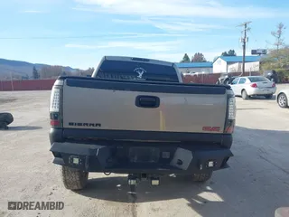 2002 GMC Sierra 2500HD SLE with VIN 1GTHK23U12F248328, listed as a IAAI auction lot 41806690 with 235,807 mi miles. Bid and sale history available at carsss.com. Image 17.