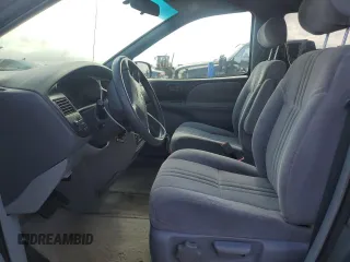 2000 Toyota Sienna LE z VIN 4T3ZF13C8YU250689, wystawiony jako Copart lot #57168425 z przebiegiem 133 890 mil mil oraz Szkody całkowita. Historia ofert i sprzedaży dostępna na DreamBid. Obrazek 7.