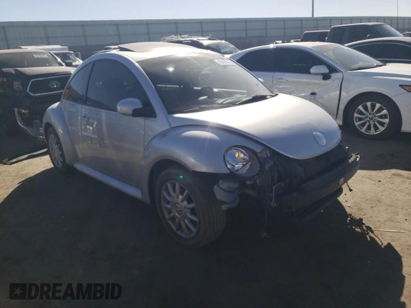 2005 Volkswagen New Beetle Coupe GLS with VIN 3VWCK31C05M418237, listed as a Copart auction lot 43439375 with 99,981 mi miles and Salvage Title. Bid and sale history available at carsss.com. Image 4.