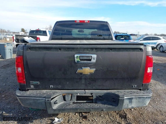 2010 Chevrolet Silverado 1500 LT with VIN 3GCRKSE32AG129922, listed as a IAAI auction lot 40910846 with 122,255 mi miles. Bid and sale history available at carsss.com. Image 20.