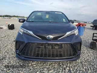 2022 Toyota Sienna XSE with VIN 5TDXRKEC6NS103883, listed as a Copart auction lot 58662275 with 109,172 mi miles and Salvage title. Bid and sale history available at DreamBid. Image 5.