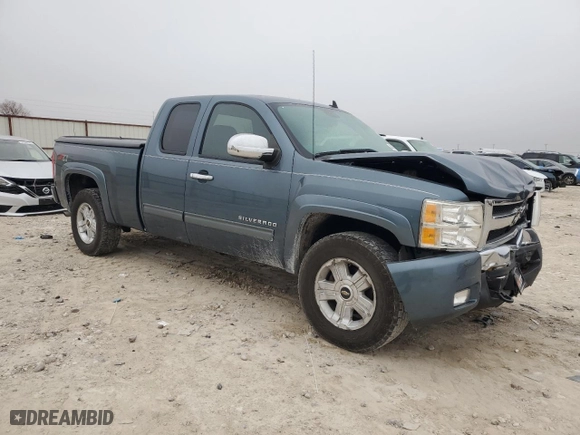 2010 Chevrolet Silverado 1500 LT with VIN 1GCSKSE37AZ134728, listed as a Copart auction lot 44437015 with 85,490 mi miles and Salvage Title. Bid and sale history available at carsss.com. Image 4.