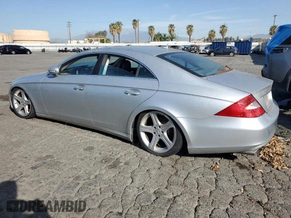 2007 Mercedes-Benz CLS 550 z VIN WDDDJ72X47A081645, wystawiony jako Copart lot #52244625 z przebiegiem 154 948 mil mil oraz Czysty tytuł • Clean title. Historia ofert i sprzedaży dostępna na DreamBid. Obrazek 2.