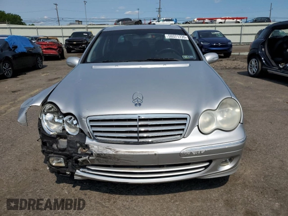 2005 Mercedes-Benz C 240 z VIN WDBRF81J75F604725, wystawiony jako Copart lot #59371735 z przebiegiem 120 834 mil mil oraz Szkoda całkowita • Salvage title. Historia ofert i sprzedaży dostępna na DreamBid. Obrazek 5.