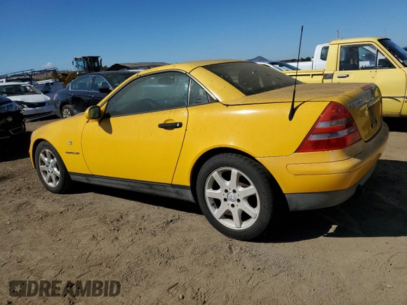 2000 Mercedes-Benz SLK 230 Kompressor с VIN WDBKK47F4YF159499, выставлен на аукционе Copart как лот 76205924 с пробегом 182 878 миль миль и Чистый • Clean title. История ставок и продаж доступна на DreamBid. Изображение 2.