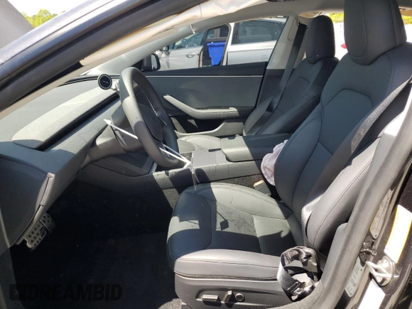 2024 Tesla Model 3 z VIN 5YJ3E1EA1RF834301, wystawiony jako Copart lot #53305255 z przebiegiem 11 096 mil mil oraz Szkody całkowita. Historia ofert i sprzedaży dostępna na DreamBid. Obrazek 7.
